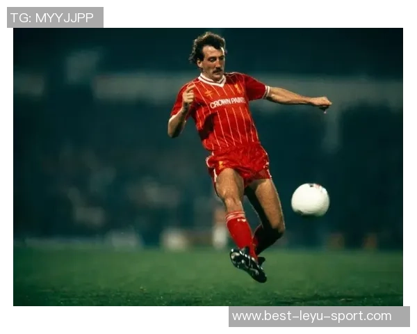 利物浦足球俱乐部在深圳开设新店名宿麦克马纳曼亲临助阵庆祝活动